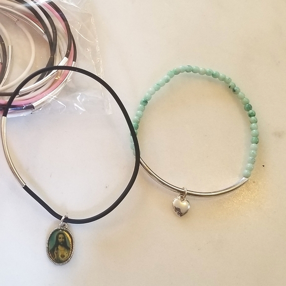 3 Charm Bracelets AND BONUS LOT FOR CRAFTING - Picture 5 of 11